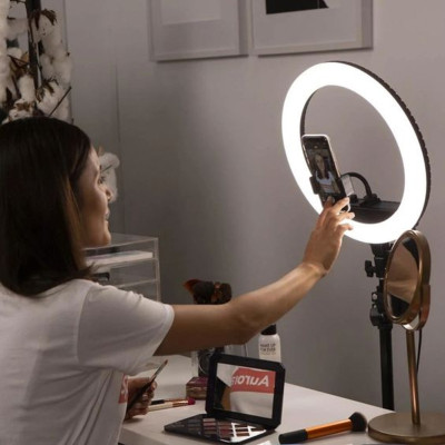 Кольцевая лампа RL18 II 512 LED со штативом и чехлом Кольцевое освещение для съемки набор блогера Кольцевая лампа RL18 II 512 LED со штативом и чехлом Кольцевое освещение для съемки набор блогера