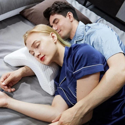 Ортопедична Подушка тунель з пам'яттю Memory Foam Pillow з тунелем для руки для шиї з піною Біла Ортопедична Подушка тунель з пам'яттю Memory Foam Pillow з тунелем для руки для шиї з піною Біла