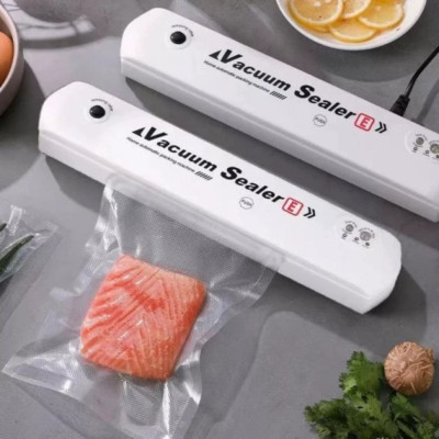 Вакууматор побутовий Vacuum Sealer апарат для пакування продуктів автоматичний вакуумний пакувальник Вакууматор побутовий Vacuum Sealer апарат для пакування продуктів автоматичний вакуумний пакувальник