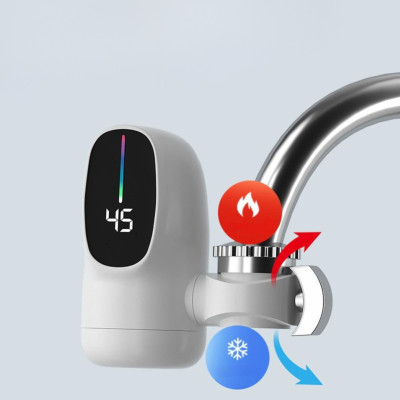 Проточний електричний водонагрівач з екраном Electric Water Heater насадка на кран для нагріву води Проточний електричний водонагрівач з екраном Electric Water Heater насадка на кран для нагріву води