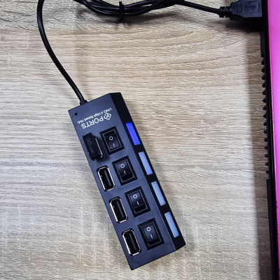 USB хаб розгалужувач на 4 порти з перемикачами на кожен порт концентратор адаптер чорний живлення USB 2.0 USB хаб розгалужувач на 4 порти з перемикачами на кожен порт концентратор адаптер чорний живлення USB 2.0