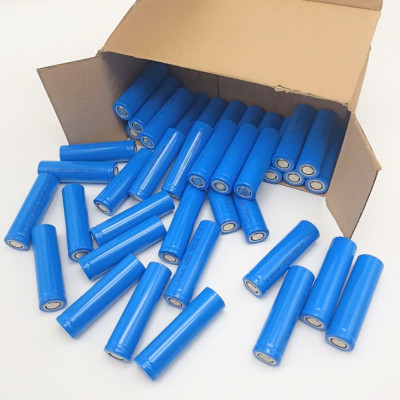 Акумулятор 1200mAh перезаряджаєма акумуляторна батарейка 18650 літій іонна змінна
