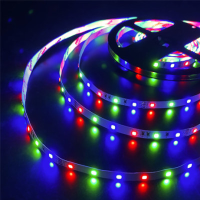 Светодиодная Led лента Strip RGB 5 м 2835 с пультом и переходником Светодиодное освещение на самоклейке Светодиодная Led лента Strip RGB 5 м 2835 с пультом и переходником Светодиодное освещение на самоклейке